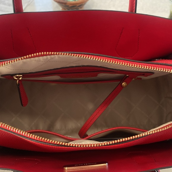 Michael Kors Mercer Belted Large Satchel bag 💼 - Picture 5 of 10